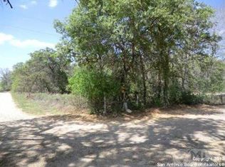1515 Old Colony Rd, Seguin, TX 78155