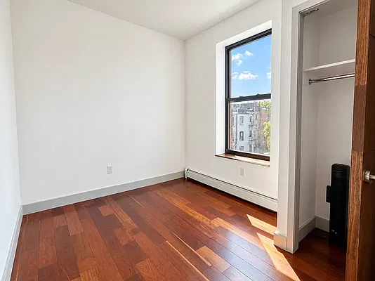 Bedroom, photo 1
