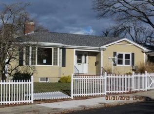 350 Weetamoe St, Fall River, MA 02720
