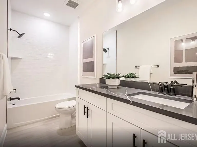 325 Sadie Cir — Photo 11