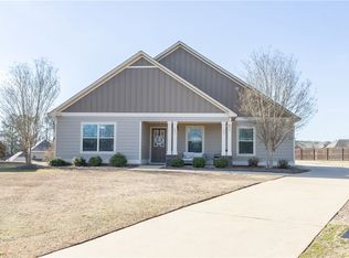 823 Berkshire Ct, Auburn, AL 36832