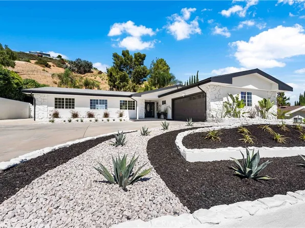 24641 Gilmore St, West Hills, CA 91307