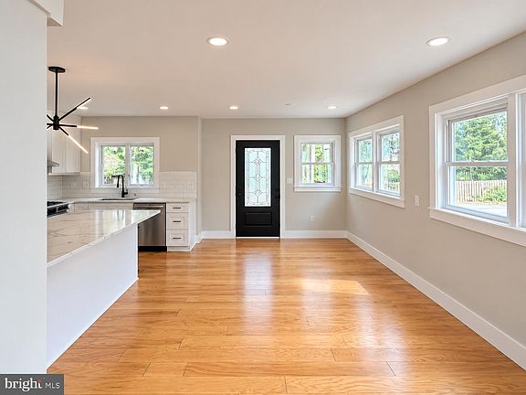 5th image of 1440 Smith Village Rd
