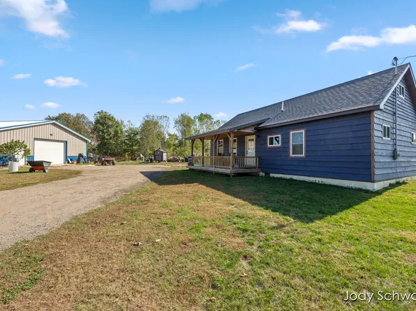 881 Brent Dr, Sherwood, MI 49089