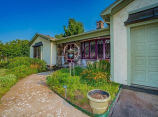 114 Carriage Rd, Chicopee, MA 01013