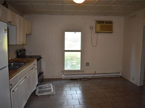 4th image of 809 Valley St