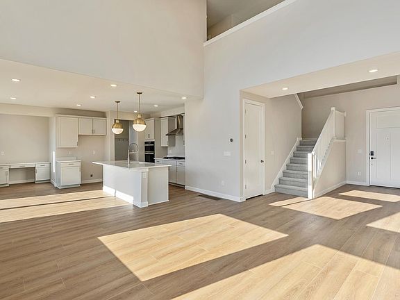 2nd image of 4949 Emerald Ave