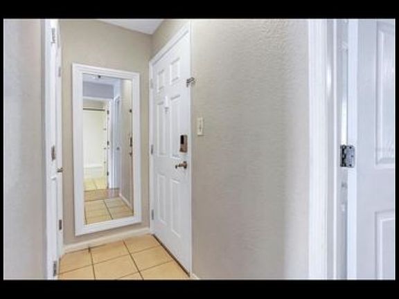 5th image of 302 Lewfield Cir