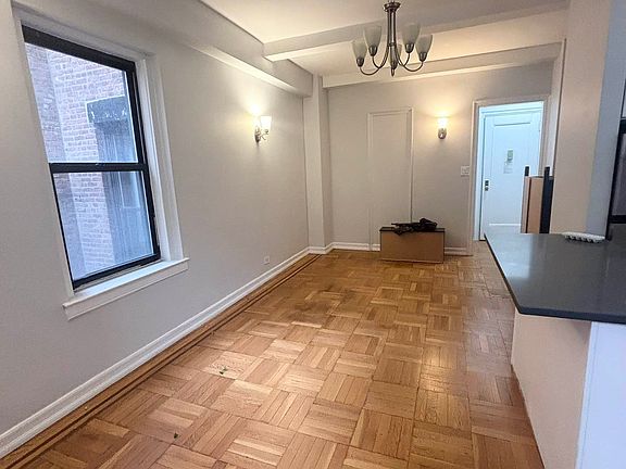3rd image of 133 W 71st St APT 3d