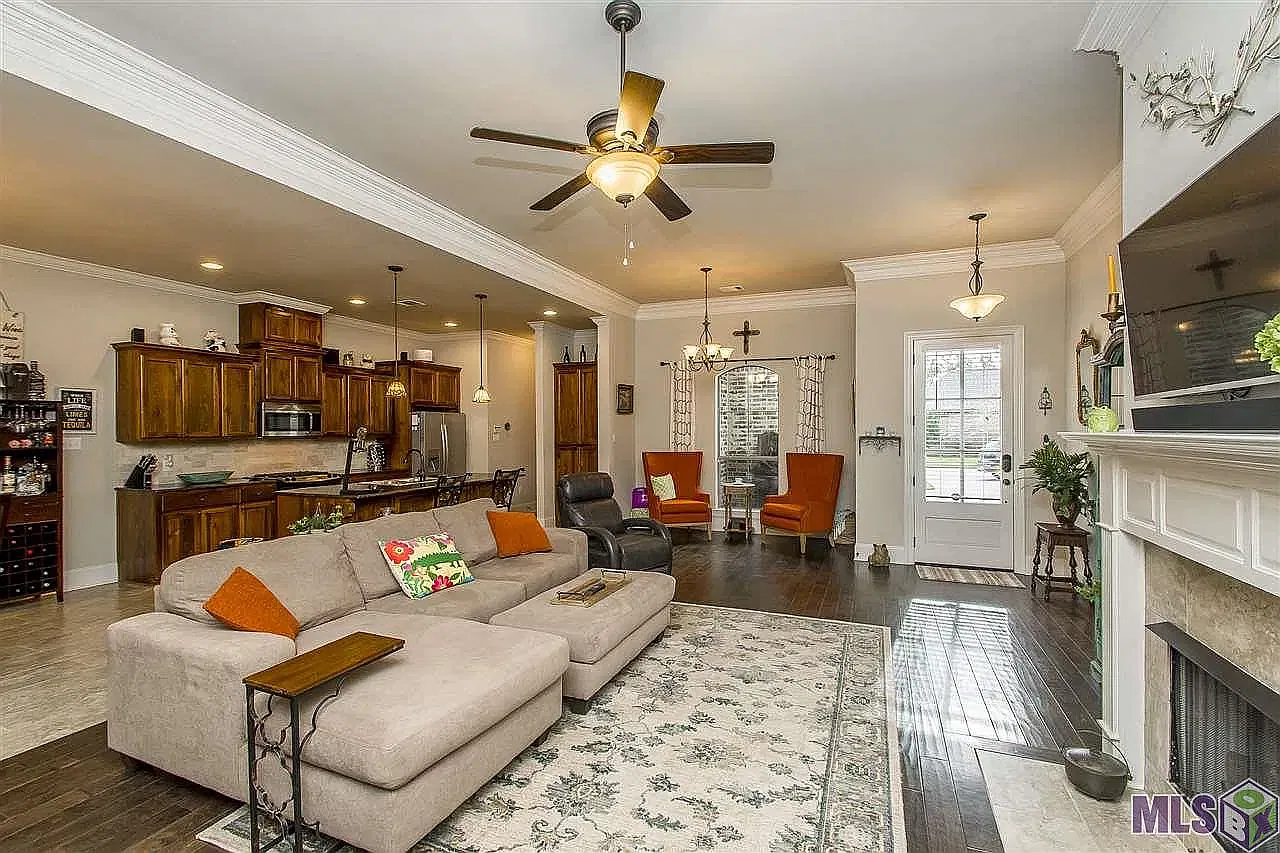 3 bed, 1746 sqft, $2,600 — Photo 3