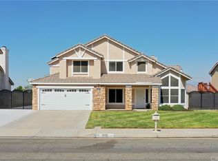 7697 Whitney Dr, Riverside, CA 92509