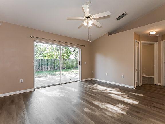 4th image of 515 Somerstone Dr