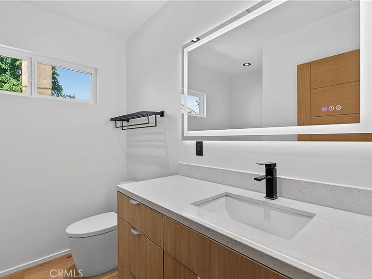 1713 W Alameda Ave — Photo 28