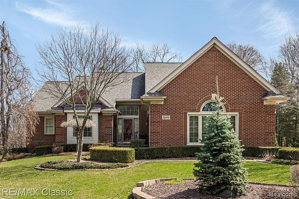 22670 Indianwood Dr, South Lyon, MI 48178 Zillow