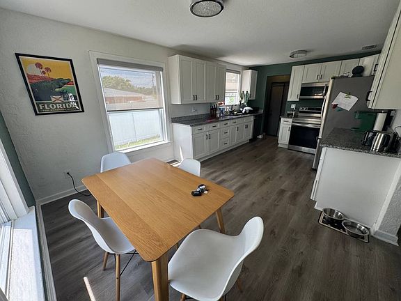 5th image of 4949 6th Ave S #1