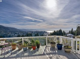 932 Marina Heights Rd, Brookings, OR 97415