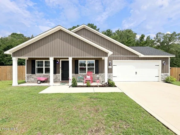 612 Macy Place, Hubert, NC 28539