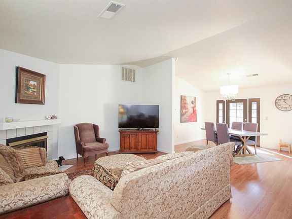 4th image of 905 Weyand Way