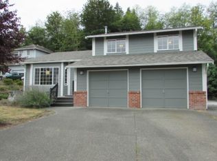 2710 Larkspur Dr, Puyallup, WA 98374