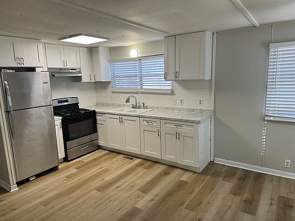 3rd image of 3940 Sandclay Rd