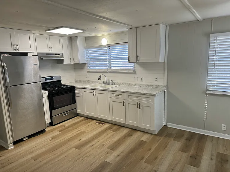 3940 Sandclay Rd — Photo 3