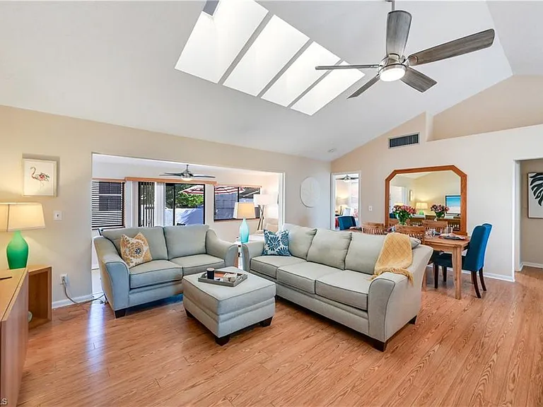 878 Meadowland Dr #4 — Photo 3