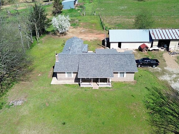 2nd image of 352 King Rd