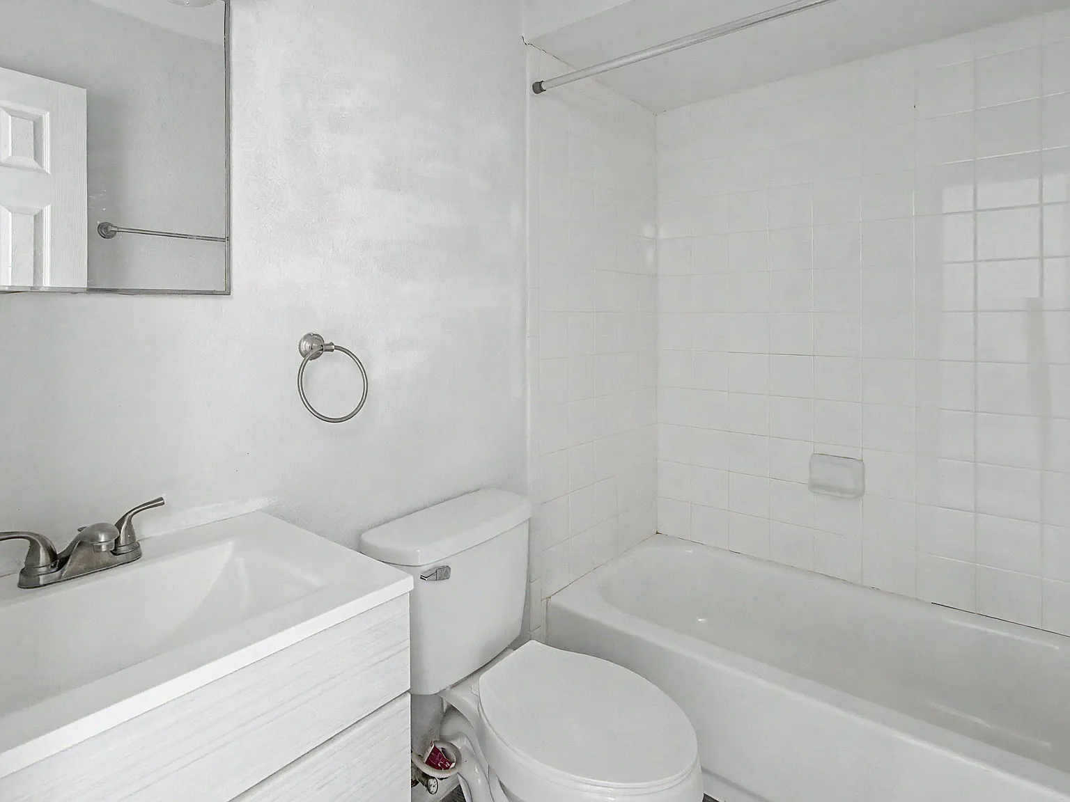 2 bed, 974 sqft, $1,500 — Photo 3