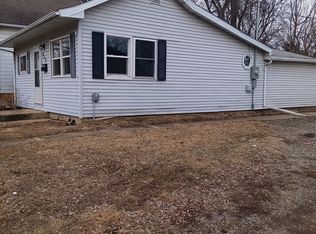 632 3rd St, Lincoln, IL 62656