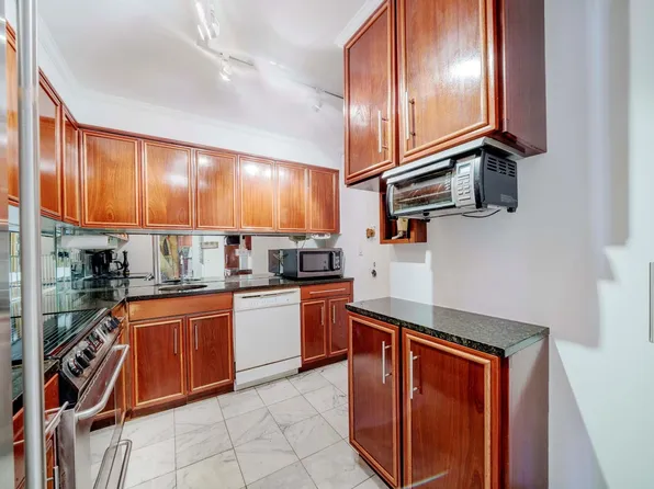 475 Park Avenue image 11 of 14