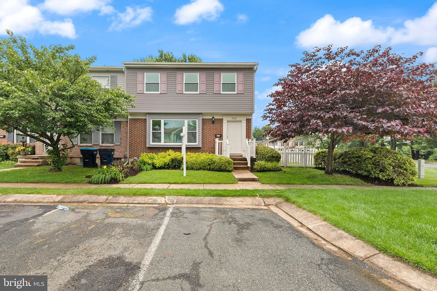533 Jamestown Ct photo 1