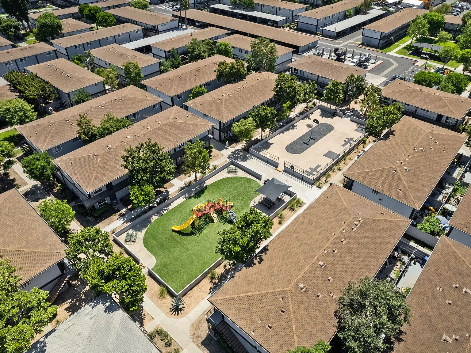 Villa Del Sol Apartments — Photo 4