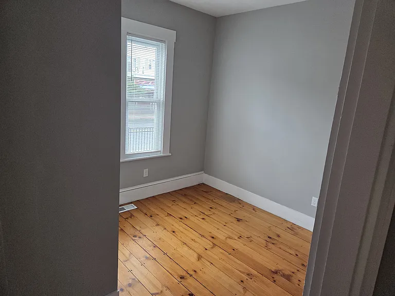 642 Moody St — Photo 14