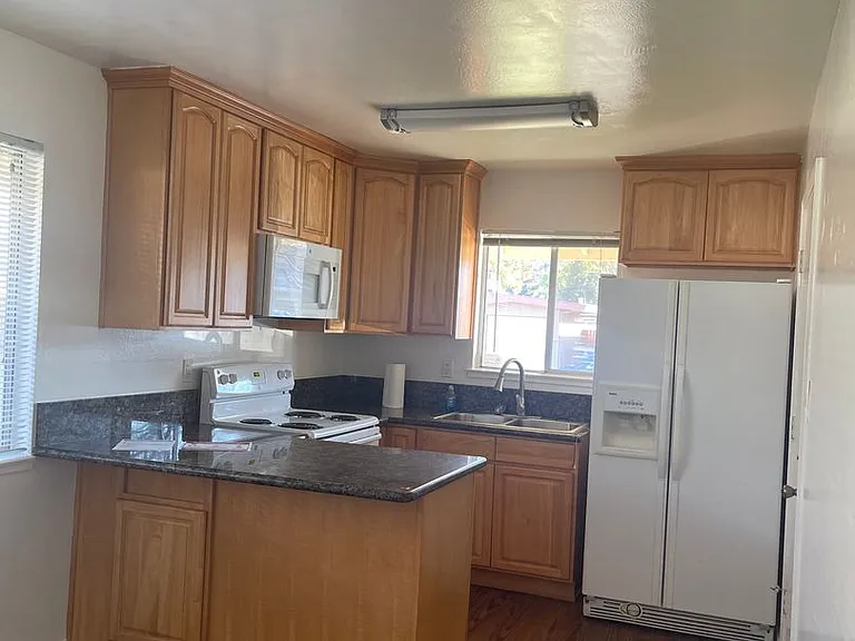579 Fir St — Photo 5