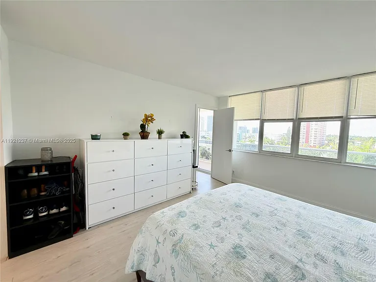 3140 S Ocean Dr #512 — Photo 36