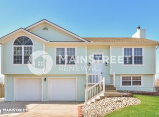 310 Pinetree Dr, Greenwood, MO 64034