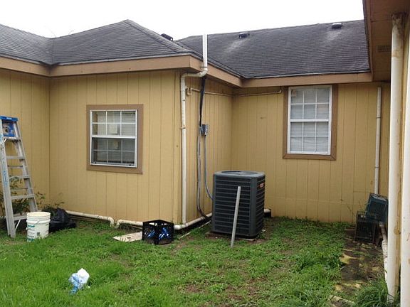 2nd image of 412 Miller Ave