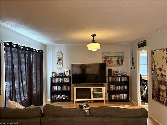 3rd image of 42 Avenue Rd