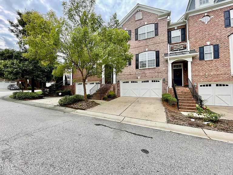 414 Weatherbrook Way — Photo 2