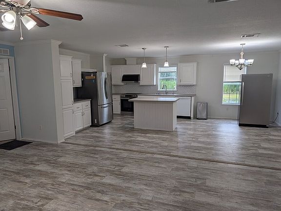 3rd image of 6806 Pearson Ln