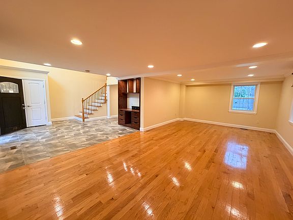2nd image of 112 Quinobequin Rd