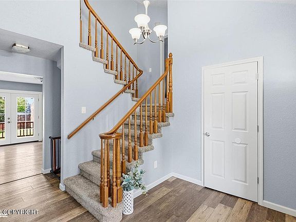 2nd image of 1506 Toyon Way