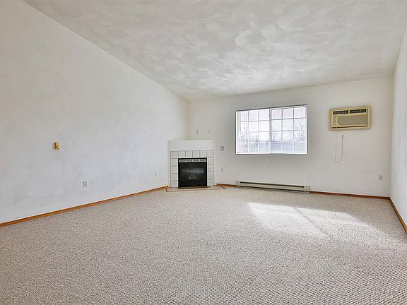 4th image of 1935 Lafayette St #3