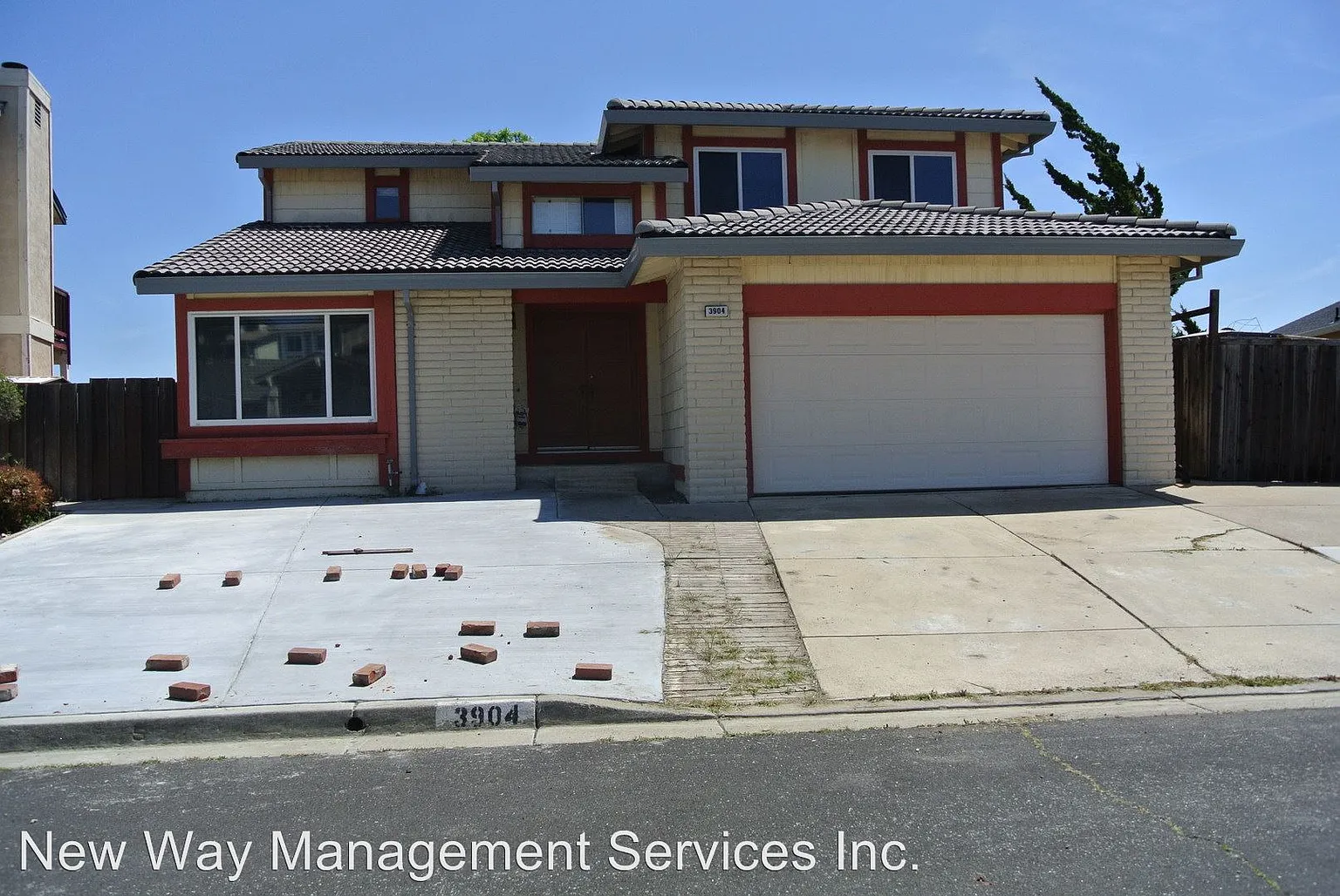 3904 Alta Vista Cir photo 1