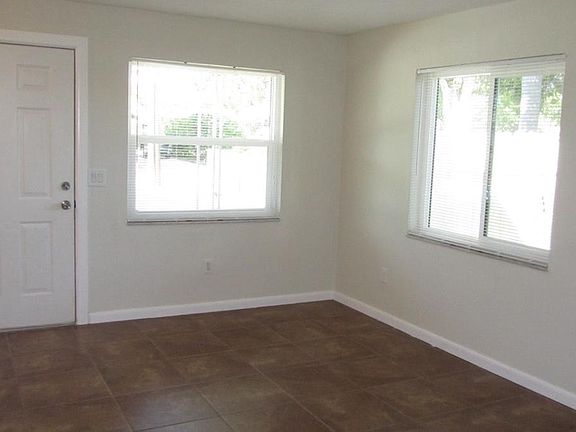 Entry/Living