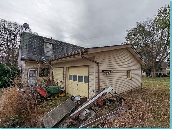 4th image of 208 Garfield Ave