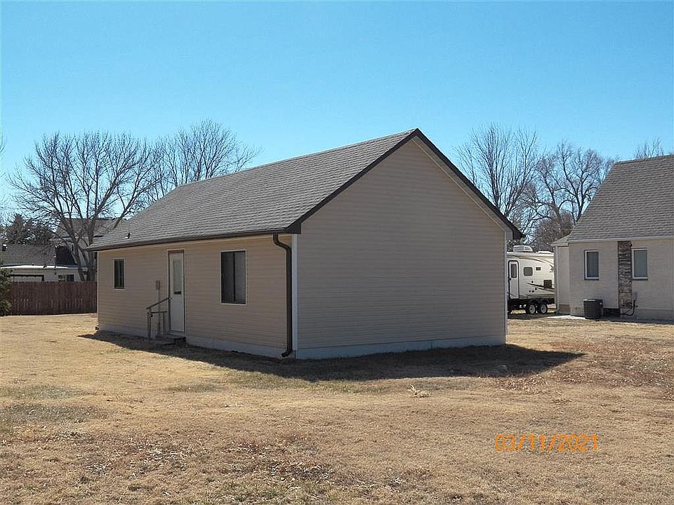 1st image of 410 Hughes Ave
