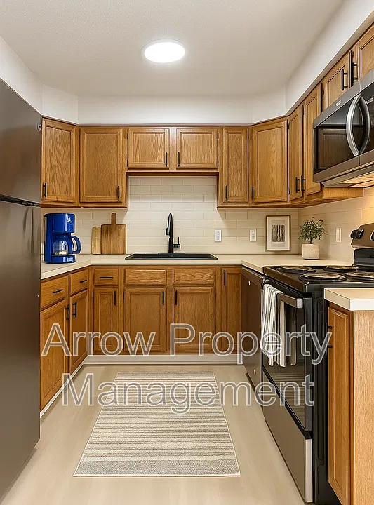 535 W Saunders Ave #8