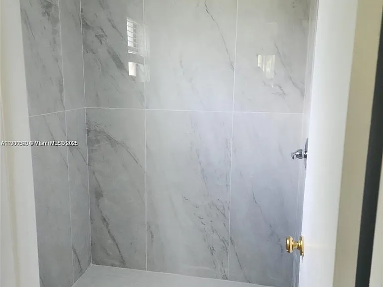 6061 Shakerwood Cir #208 — Photo 10