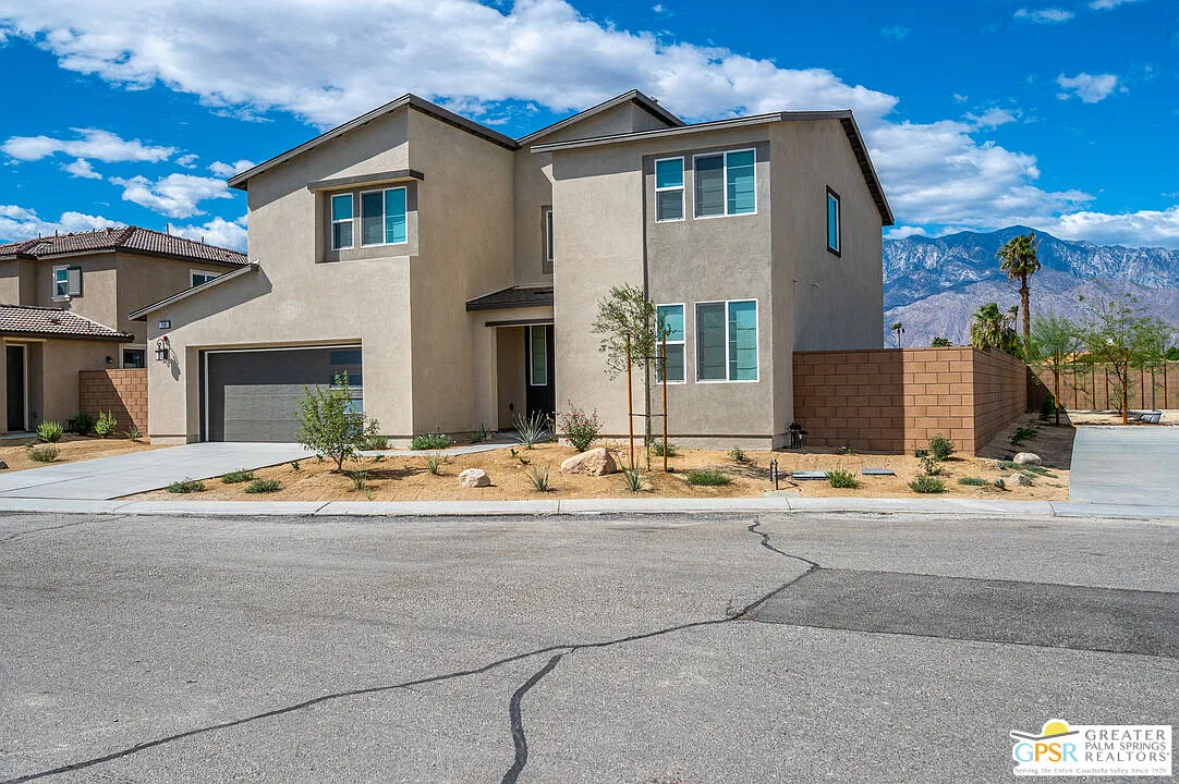 4 bed, 3.0 bath, 2472 sqft, $3,495 — Photo 2